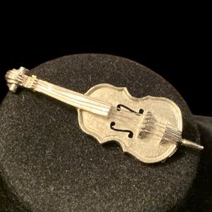 Violin Brooch